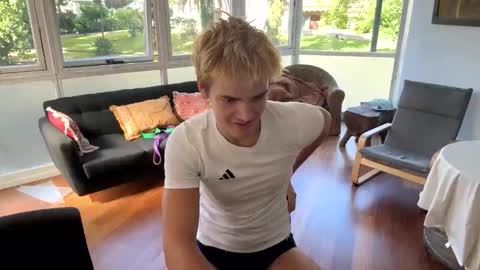 Snapshot of archievirt chatting on January 18, 2026, 12:31 pm Archie online show from January 18, 2026, 12:31 pm