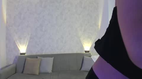    online show from December 13, 2025, 8:14 pm