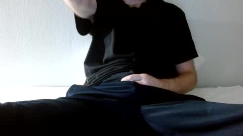 Snapshot of arekusan6 chatting on October 31, 2025, 9:05 pm Arek online show from October 31, 2025, 9:05 pm