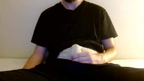 Snapshot of arekusan6 chatting on November 5, 2025, 8:42 pm Arek online show from November 5, 2025, 8:42 pm