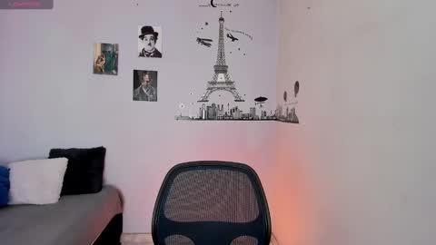 Snapshot of ares_johnsonn chatting on January 7, 2025, 1:57 pm Ares online show from January 7, 2025, 1:57 pm