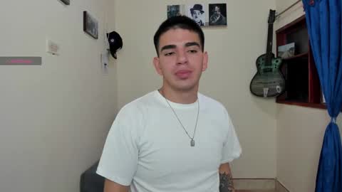Snapshot of ares_johnsonn chatting on February 3, 2025, 4:10 pm Ares online show from February 3, 2025, 4:10 pm