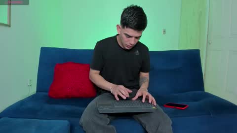 Ares online show from October 1, 2025, 12:44 pm