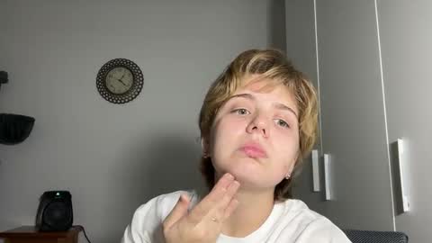 ari_crystal online show from February 2, 2026, 11:20 am