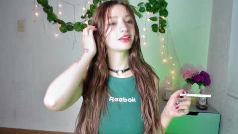 Snapshot of ari_kat666 chatting on February 7, 2025, 7:40 am ari online show from February 7, 2025, 7:40 am