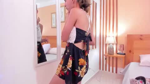Snapshot of ari_ruiz chatting on September 11, 2025, 1:33 pm Ari online show from September 11, 2025, 1:33 pm