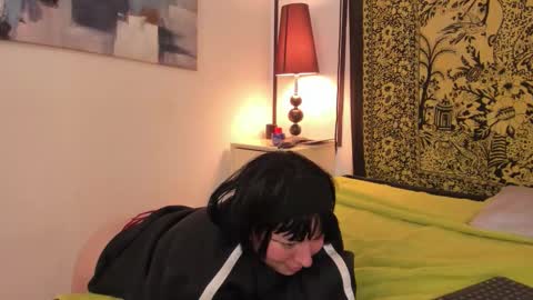 aria y orien  online show from January 10, 2026, 1:46 pm