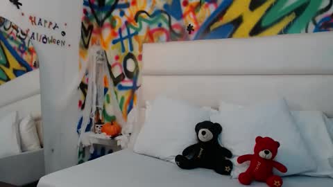 aria online show from October 17, 2025, 12:19 pm