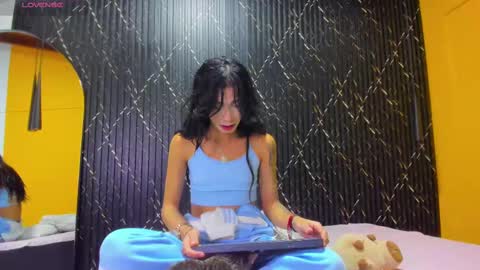 Aria Millers  online show from October 21, 2025, 11:33 am