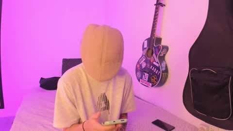 Aria and Orien online show from March 26, 2026, 5:51 pm