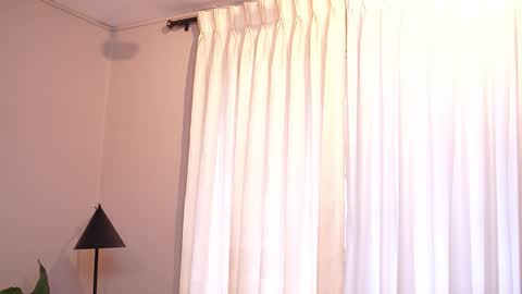 Snapshot of ariaa_isabell chatting on February 27, 2026, 6:41 pm Ariaa online show from February 27, 2026, 6:41 pm