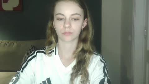 Snapshot of ariacreazy chatting on September 22, 2025, 8:33 pm AriaCreazy online show from September 22, 2025, 8:33 pm