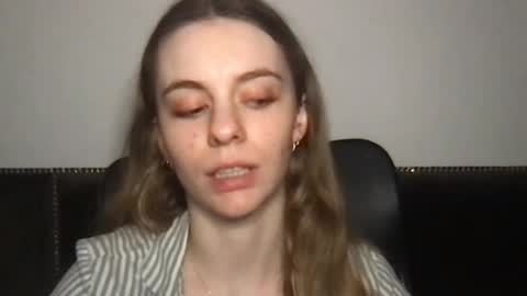 AriaCreazy online show from April 26, 2026, 8:17 pm