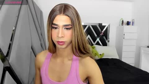 ariadna_dudamel online show from November 17, 2025, 1:11 am