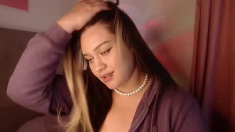Snapshot of ariadna_martin chatting on January 24, 2025, 6:03 am Ari online show from January 24, 2025, 6:03 am