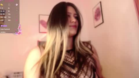 Snapshot of ariadna_martin chatting on February 19, 2025, 3:28 am Ari online show from February 19, 2025, 3:28 am