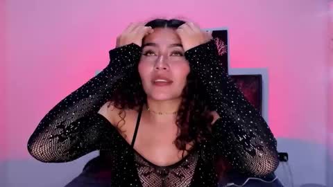 Ari online show from November 11, 2025, 11:05 pm