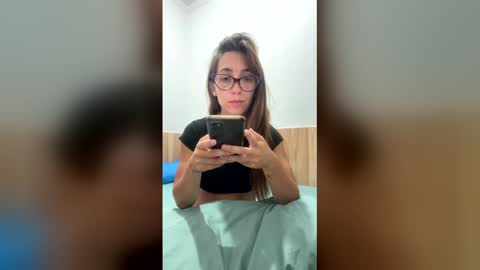 Snapshot of ariadnalatina chatting on March 25, 2026, 12:00 pm ariadnalatina online show from March 25, 2026, 12:00 pm