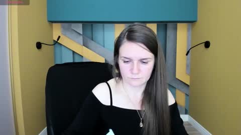 AriaGray online show from October 6, 2025, 1:19 pm