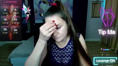 AriaGray online show from October 11, 2025, 4:33 am