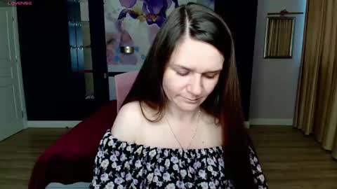 AriaGray online show from December 22, 2025, 1:30 pm