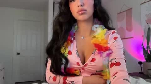 Aria  online show from October 23, 2025, 3:22 pm