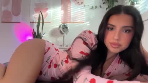 Aria  online show from November 13, 2025, 4:17 pm