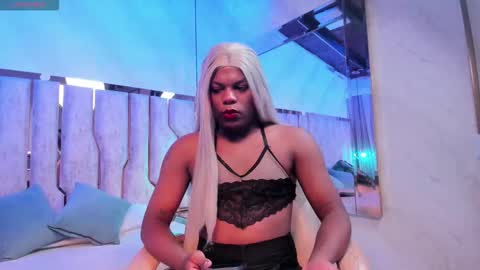 ariana_grande233 online show from March 13, 2026, 11:50 am