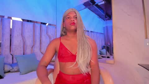 ariana_grande233 online show from April 6, 2026, 11:33 am