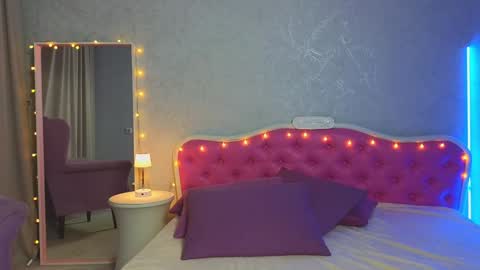 Snapshot of ariana_petite chatting on January 19, 2025, 10:49 pm Ariana online show from January 19, 2025, 10:49 pm