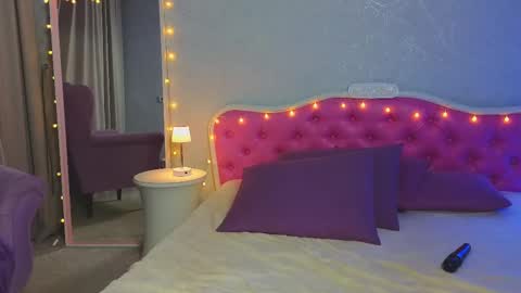 Snapshot of ariana_petite chatting on February 10, 2025, 2:19 am Ariana online show from February 10, 2025, 2:19 am