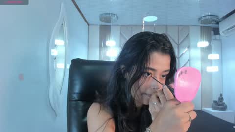 Snapshot of ariana_pierce chatting on December 4, 2024, 8:07 pm Ariana online show from December 4, 2024, 8:07 pm