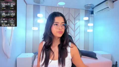 Snapshot of ariana_pierce chatting on December 24, 2024, 2:43 am Ariana online show from December 24, 2024, 2:43 am