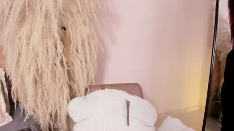 Snapshot of ariana_rosse__ chatting on December 7, 2024, 11:18 am Ariana online show from December 7, 2024, 11:18 am