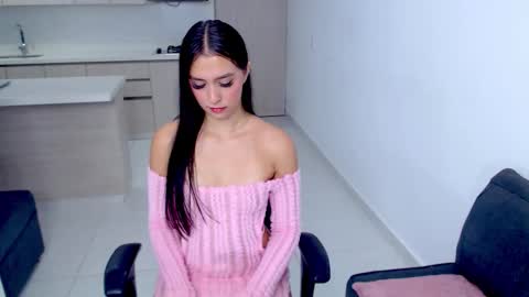 Ari online show from December 1, 2025, 7:30 pm