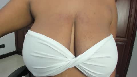 Andrea online show from October 3, 2025, 11:57 pm