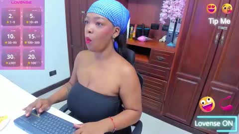 Andrea online show from November 17, 2025, 1:39 pm