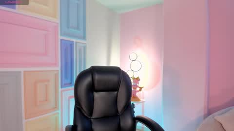 Ariana Dumont online show from September 13, 2025, 11:32 am