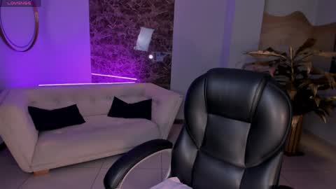 Snapshot of ariananova chatting on April 9, 2026, 5:07 am Your Girl online show from April 9, 2026, 5:07 am