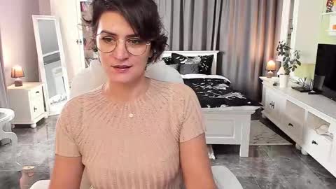 Ana online show from October 20, 2025, 9:54 am