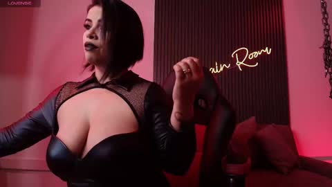 Arianna online show from December 16, 2025, 7:52 pm