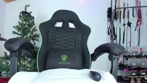 Arianna Connor online show from December 4, 2025, 4:48 pm