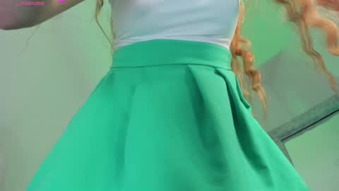 Snapshot of arianna_gren chatting on December 27, 2024, 10:59 pm Arianna online show from December 27, 2024, 10:59 pm