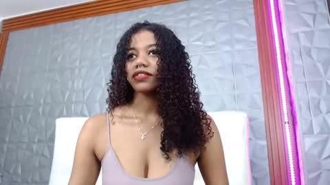 arianna_rochel online show from November 18, 2025, 3:05 pm