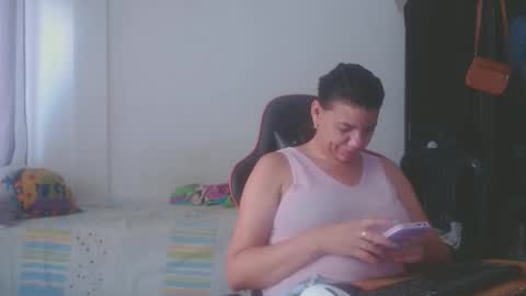 Snapshot of ariannaloovel chatting on April 22, 2026, 4:52 pm ariannaloovel online show from April 22, 2026, 4:52 pm