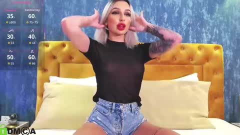 Arianna online show from October 15, 2025, 6:19 pm