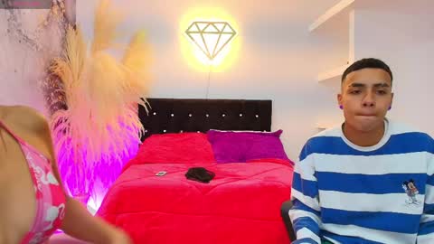 ariatna_andy online show from April 13, 2026, 4:01 pm