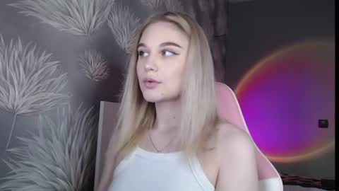 ariavelvets online show from June 10, 2026, 12:15 pm