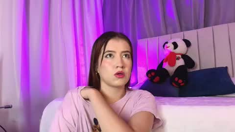 Snapshot of aribrunnet_ chatting on January 23, 2025, 10:43 am Ari Just Ari online show from January 23, 2025, 10:43 am
