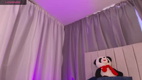 Snapshot of aribrunnet_ chatting on February 6, 2025, 12:48 pm Ari Just Ari online show from February 6, 2025, 12:48 pm